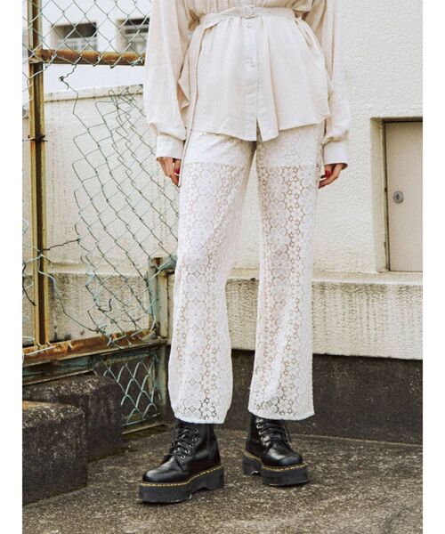 jouetie（ジュエティ）の「フラワーシャツ＆レースパンツ（シャツ/ブラウス・レディース・ブラック/ブルー/アイボリー・MEDIUM）」の8枚目の写真