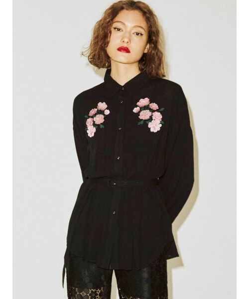 jouetie（ジュエティ）の「フラワーシャツ＆レースパンツ（シャツ/ブラウス・レディース・ブラック/ブルー/アイボリー・MEDIUM）」の10枚目の写真