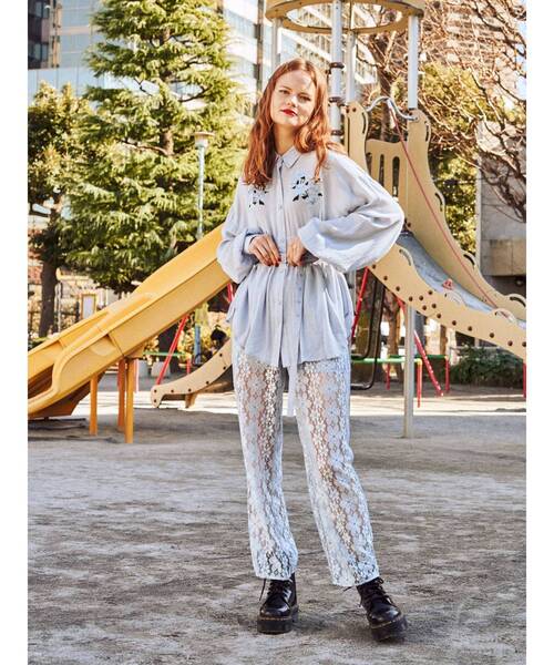 jouetie（ジュエティ）の「フラワーシャツ＆レースパンツ（シャツ/ブラウス・レディース・ブラック/ブルー/アイボリー・MEDIUM）」の14枚目の写真