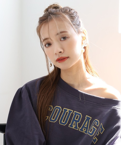 one after another NICE CLAUP（ワンアフターアナザーナイスクラップ）の「ショートカレッジロゴスウェット（Tシャツ/カットソー・レディース・ベージュ/ネイビー/グレー/オフホワイト・FREE）」の5枚目の写真