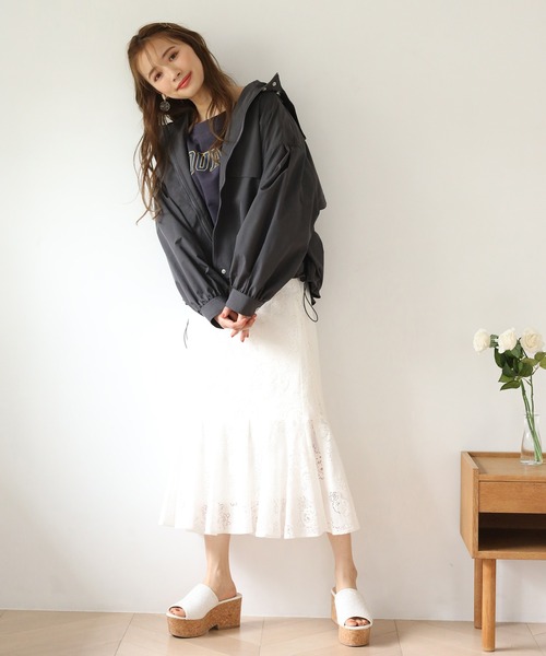 one after another NICE CLAUP（ワンアフターアナザーナイスクラップ）の「ショートカレッジロゴスウェット（Tシャツ/カットソー・レディース・ベージュ/ネイビー/グレー/オフホワイト・FREE）」の13枚目の写真