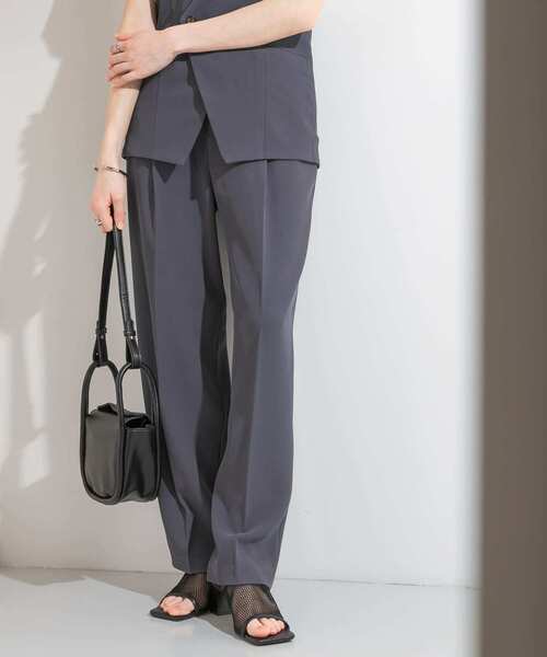 KBF（ケイビーエフ）の「ワンタックスラックス（その他パンツ・レディース・イエロー/アイボリー/ネイビー・38/36）」の2枚目の写真