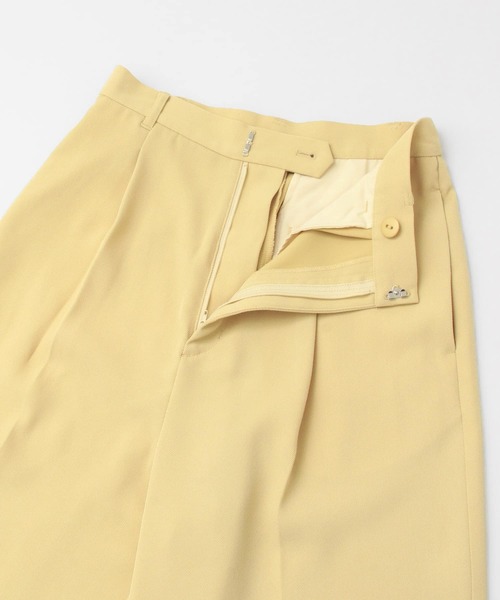 KBF（ケイビーエフ）の「ワンタックスラックス（その他パンツ・レディース・イエロー/アイボリー/ネイビー・38/36）」の6枚目の写真