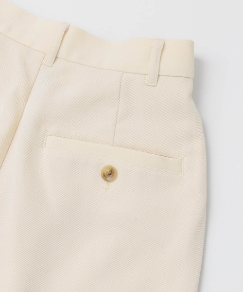 KBF（ケイビーエフ）の「ワンタックスラックス（その他パンツ・レディース・イエロー/アイボリー/ネイビー・38/36）」の11枚目の写真