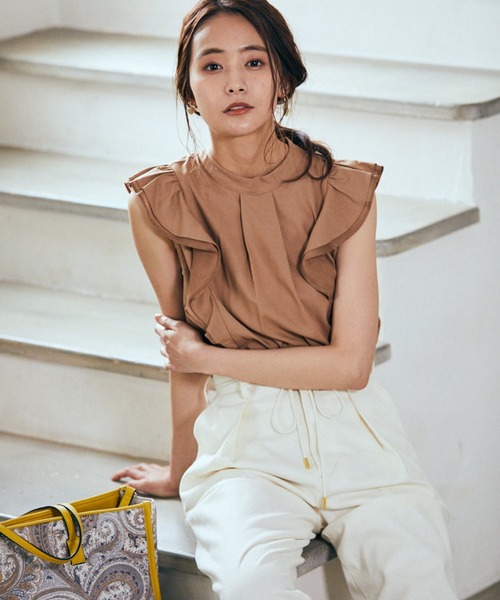 Miu Miu frill tops フリル　カットソー　ベージュ　半袖 Miu Miu frill tops フリル カットソー ベージュ 半袖（セール