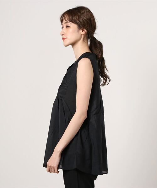 Per sist ence(パーシエンス)の「Per sist ence/パーシエンス ピンタックノースリーブシャツ(シャツ/ブラウス・レディース・オフホワイト/カーキ/ブラック・FREE)」の4枚目の写真