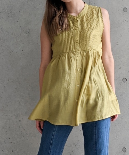 Per sist ence(パーシエンス)の「Per sist ence/パーシエンス ピンタックノースリーブシャツ(シャツ/ブラウス・レディース・オフホワイト/カーキ/ブラック・FREE)」の3枚目の写真