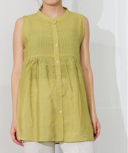 Per sist ence(パーシエンス)の「Per sist ence/パーシエンス ピンタックノースリーブシャツ(シャツ/ブラウス・レディース・オフホワイト/カーキ/ブラック・FREE)」の6枚目の写真