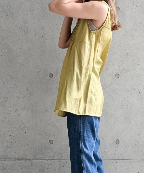 Per sist ence(パーシエンス)の「Per sist ence/パーシエンス ピンタックノースリーブシャツ(シャツ/ブラウス・レディース・オフホワイト/カーキ/ブラック・FREE)」の17枚目の写真