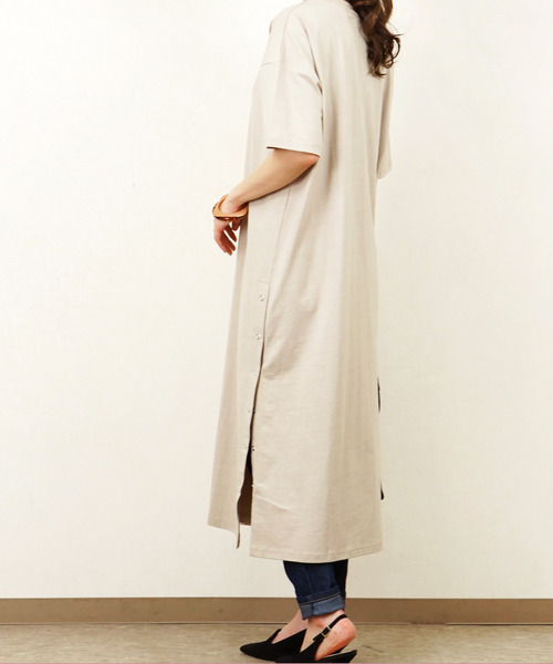 Fizz(フィズ)の「【Fizz/フィズ】 キーネックスリットロング半袖ワンピース(ワンピース・レディース・ベージュ/パープル/ブルー/スミクロ・M)」の15枚目の写真