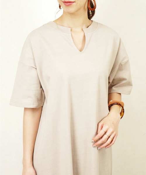 Fizz(フィズ)の「【Fizz/フィズ】 キーネックスリットロング半袖ワンピース(ワンピース・レディース・ベージュ/パープル/ブルー/スミクロ・M)」の16枚目の写真