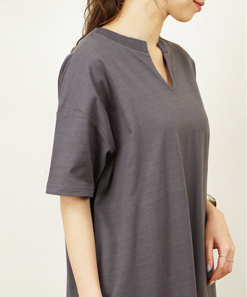 Fizz(フィズ)の「【Fizz/フィズ】 キーネックスリットロング半袖ワンピース(ワンピース・レディース・ベージュ/パープル/ブルー/スミクロ・M)」の20枚目の写真