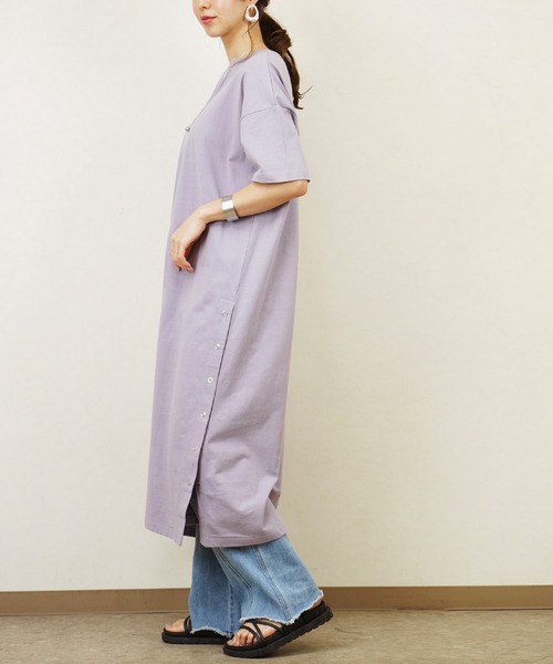 Fizz(フィズ)の「【Fizz/フィズ】 キーネックスリットロング半袖ワンピース(ワンピース・レディース・ベージュ/パープル/ブルー/スミクロ・M)」の5枚目の写真
