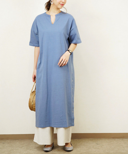 Fizz(フィズ)の「【Fizz/フィズ】 キーネックスリットロング半袖ワンピース(ワンピース・レディース・ベージュ/パープル/ブルー/スミクロ・M)」の9枚目の写真