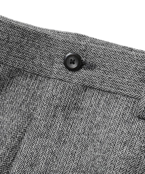 MEN'S BIGI(メンズビギ)の「クラシカルヘリンボーン ストレッチパンツ(スラックス・メンズ・ブラウン/グレー・01/02/03/04)」の5枚目の写真
