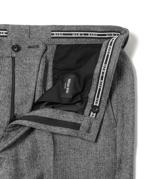 MEN'S BIGI(メンズビギ)の「クラシカルヘリンボーン ストレッチパンツ(スラックス・メンズ・ブラウン/グレー・01/02/03/04)」の10枚目の写真