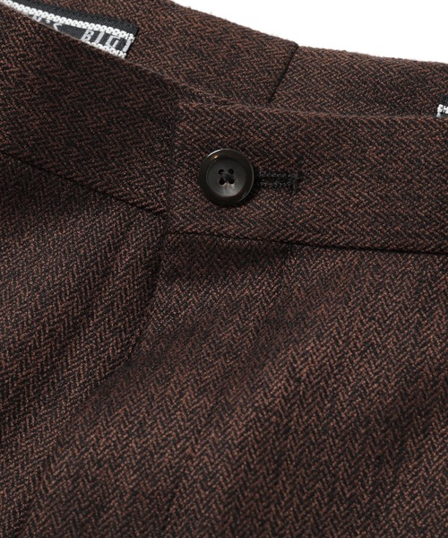 MEN'S BIGI(メンズビギ)の「クラシカルヘリンボーン ストレッチパンツ(スラックス・メンズ・ブラウン/グレー・01/02/03/04)」の4枚目の写真