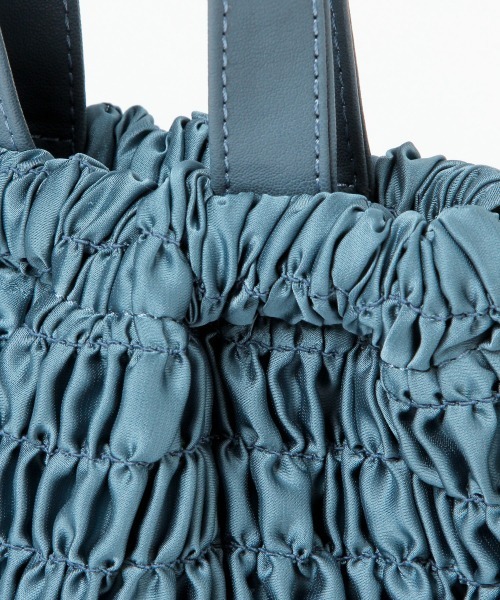 LOWRYS FARM（ローリーズファーム）の「シャーリングキンチャクバッグ　958279（ショルダーバッグ・レディース・ブラック/ダークブラウン/ブルー・FREE）」の5枚目の写真