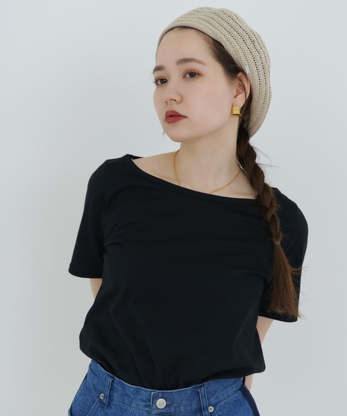 TINA:JOJUN(ティーナジョジュン)の「ボートネック 半袖Tシャツ TINA:JOJUN(Tシャツ/カットソー・レディース・ホワイト/グレイッシュベージュ/ライトブルーグレー/ブラック・M)」の3枚目の写真