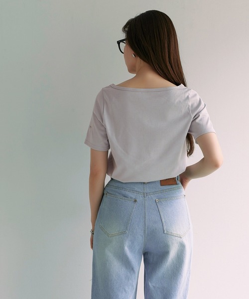 TINA:JOJUN(ティーナジョジュン)の「ボートネック 半袖Tシャツ TINA:JOJUN(Tシャツ/カットソー・レディース・ホワイト/グレイッシュベージュ/ライトブルーグレー/ブラック・M)」の9枚目の写真