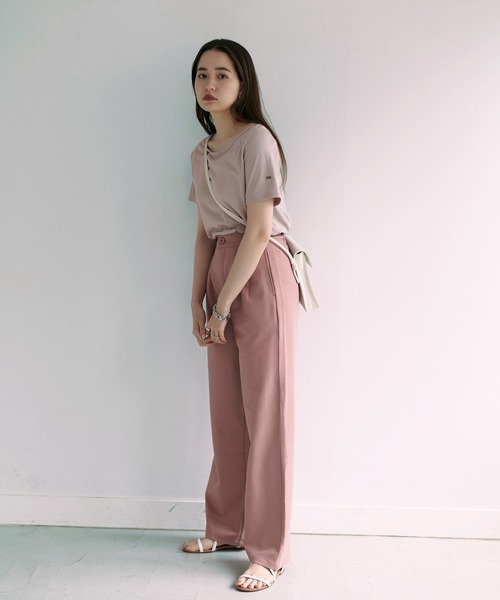 TINA:JOJUN(ティーナジョジュン)の「ボートネック 半袖Tシャツ TINA:JOJUN(Tシャツ/カットソー・レディース・ホワイト/グレイッシュベージュ/ライトブルーグレー/ブラック・M)」の22枚目の写真