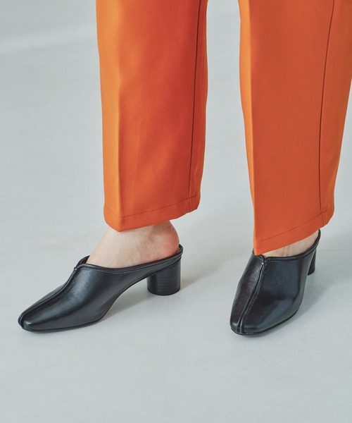 ORiental TRaffic(オリエンタルトラフィック)の「パイピングミュールサンダル/11301(パンプス・レディース・ベージュ/グリーン/ブラック・L/M/LL/S)」の2枚目の写真