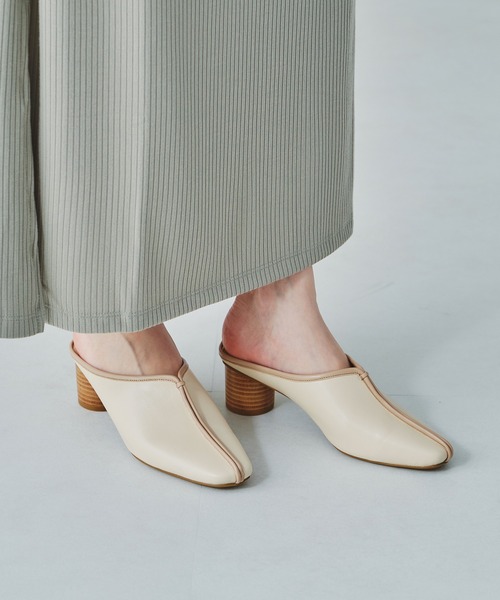 ORiental TRaffic(オリエンタルトラフィック)の「パイピングミュールサンダル/11301(パンプス・レディース・ベージュ/グリーン/ブラック・L/M/LL/S)」の4枚目の写真