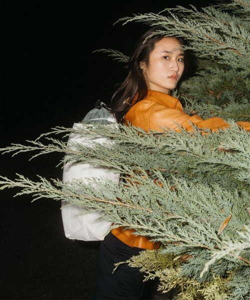 QWSTION（クエスション）の「QWSTION/クエスション  / BANANATEX Tote Bag（トートバッグ・レディース・ホワイト/ブラック・MEDIUM）」の2枚目の写真