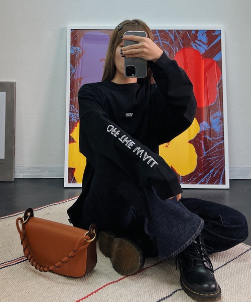 VANS（バンズ）の「VANS/ヴァンズ OFF THE WALL Emb. L/S T-Shirt ビッグシルエットロンT（Tシャツ/カットソー・メンズ・ホワイト/ブラック/グリーン・M/L/XL）」の3枚目の写真