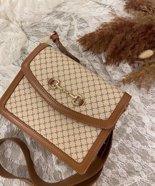 WEGO(ウィゴー)の「WEGO/ビット付きフラップショルダー(ショルダーバッグ・レディース・ブラック/その他1/その他2/ブラウン・FREE)」の4枚目の写真