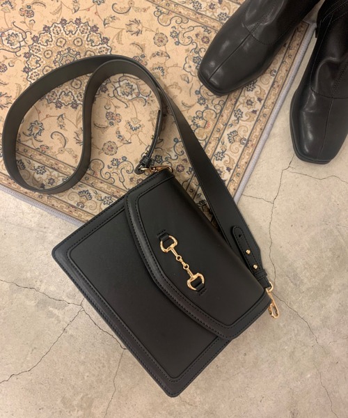 WEGO(ウィゴー)の「WEGO/ビット付きフラップショルダー(ショルダーバッグ・レディース・ブラック/その他1/その他2/ブラウン・FREE)」の2枚目の写真