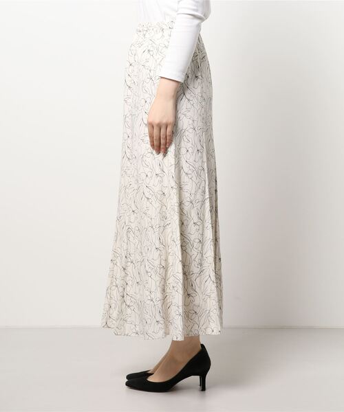 m.f.editorial（エムエフエディトリアル）の「m.f.エディトリアル レディース ラインプリント マーメイドマキシスカート（スカート・レディース・アイボリー・S/LARGE/MEDIUM）」の3枚目の写真