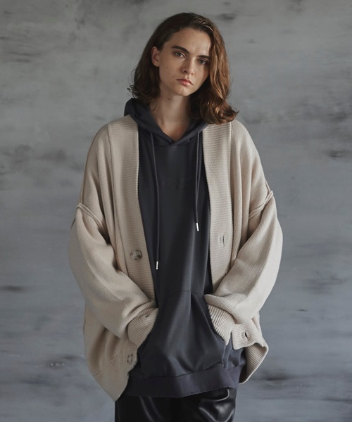 shiki tokyo(シキトウキョウ)の「OVERSIZED BALLON CARDIGAN / オーバーサイズバルーンカーディガン(カーディガン/ボレロ・メンズ・ダークグレー/アイボリー/ブラウン・MEDIUM/LARGE/SMALL)」の10枚目の写真