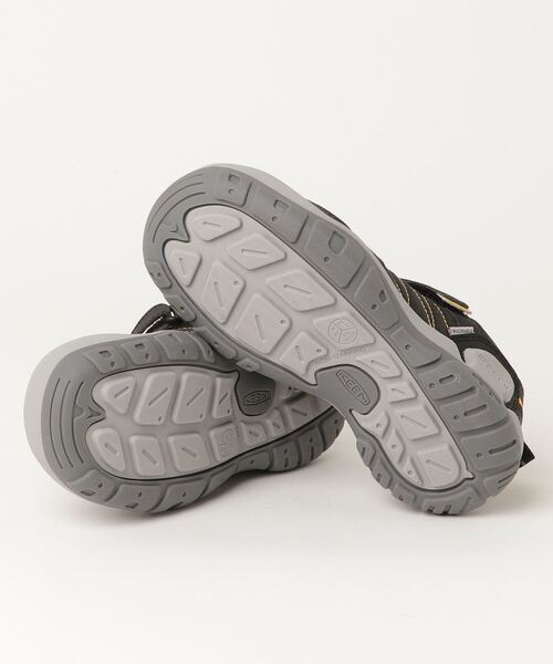 KEEN（キーン）の「KNOTCH PEAK / ノッチ ピーク / キッズ スニーカー（スニーカー・キッズ・ブラック・21cm/23.5cm/22cm/22.5cm/20cm）」の3枚目の写真