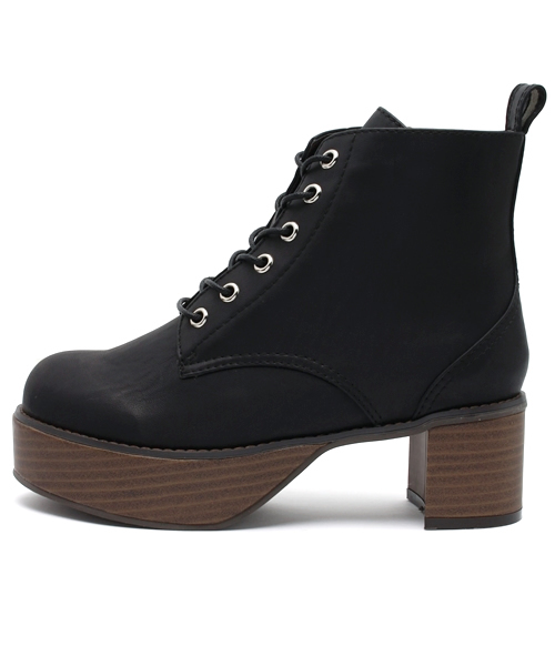 one after another NICE CLAUP（ワンアフターアナザーナイスクラップ）の「【non-no2月号掲載商品ナイスクラップ】レースアップショートブーツ（ブーツ・レディース・ブラック/ブラウン・SMALL/MEDIUM/LARGE）」の6枚目の写真
