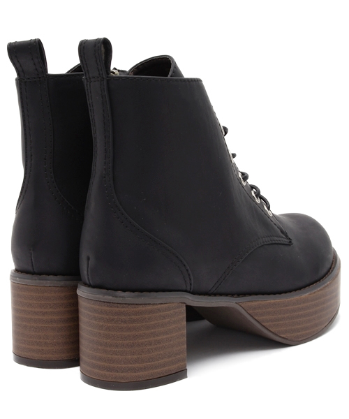 one after another NICE CLAUP（ワンアフターアナザーナイスクラップ）の「【non-no2月号掲載商品ナイスクラップ】レースアップショートブーツ（ブーツ・レディース・ブラック/ブラウン・SMALL/MEDIUM/LARGE）」の8枚目の写真