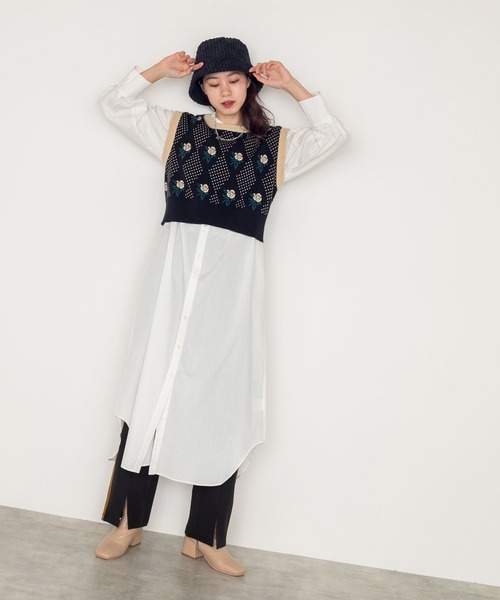 w closet（ダブルクローゼット）の「無地スタンドネックボリューム袖シャツワンピース（シャツワンピース・レディース・オフホワイト/スモークピンク/スミクロ・FREE）」の6枚目の写真