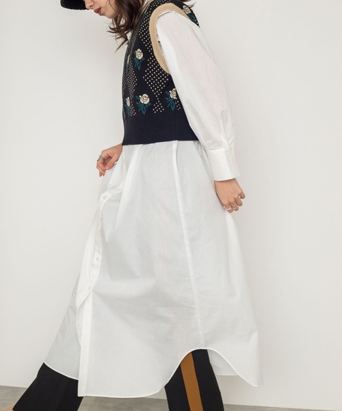 w closet（ダブルクローゼット）の「無地スタンドネックボリューム袖シャツワンピース（シャツワンピース・レディース・オフホワイト/スモークピンク/スミクロ・FREE）」の7枚目の写真