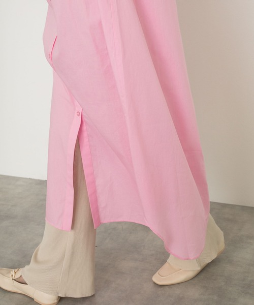 w closet（ダブルクローゼット）の「無地スタンドネックボリューム袖シャツワンピース（シャツワンピース・レディース・オフホワイト/スモークピンク/スミクロ・FREE）」の19枚目の写真