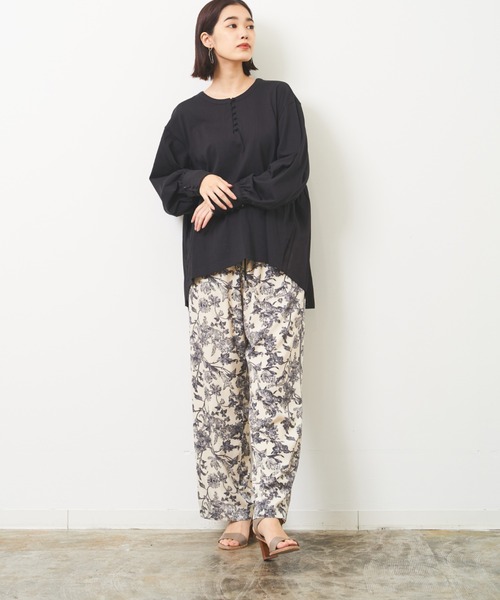 HERENCIA（ヘレンチア）の「Floral print リラックス パンツ（その他 