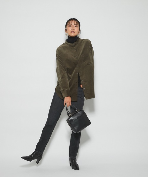 RIVE DROITE（リヴドロワ）の「程よく抜け感も演出してくれる　コーデュロイシャツ（シャツ/ブラウス・レディース・オフホワイト/カーキ・FREE）」の5枚目の写真