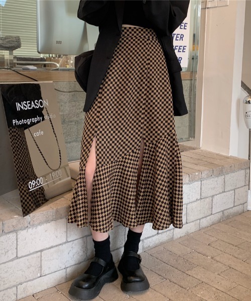 MANGROVE（マングローブ）の「チェッカー柄スリットマーメイドスカート（スカート・レディース・ブラウン・FREE）」の4枚目の写真