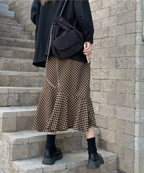 MANGROVE（マングローブ）の「チェッカー柄スリットマーメイドスカート（スカート・レディース・ブラウン・FREE）」の8枚目の写真