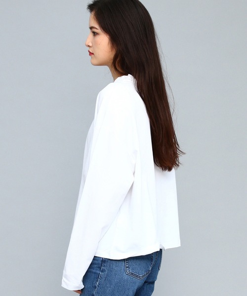 Calvin Klein Jeans(カルヴァンクラインジーンズ)の「AR マイクロ モノグラム ルーズ ロングスリーブ Tシャツ(Tシャツ/カットソー・レディース・ホワイト/ブラック・S/M/L/XS)」の10枚目の写真