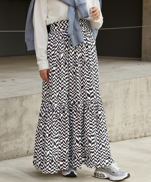 byYOUANCE（バイユアンス）の「ボリュームティアードロングスカート（スカート・レディース・ブラック/その他1・FREE）」の12枚目の写真