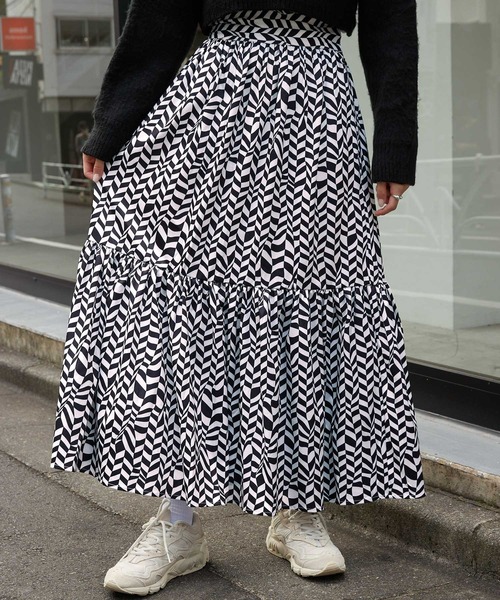 byYOUANCE（バイユアンス）の「ボリュームティアードロングスカート（スカート・レディース・ブラック/その他1・FREE）」の19枚目の写真