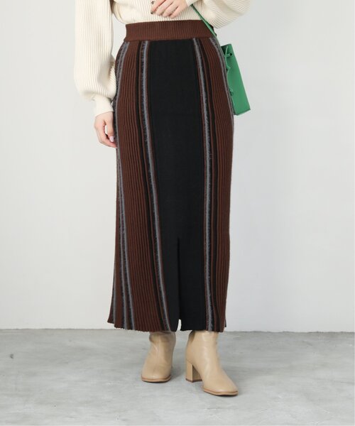 RAY CASSIN(レイカズン)の「マルチストライプニットスカート(スカート・レディース・ライトカーキ/ベージュ/ブラック・FREE)」の2枚目の写真