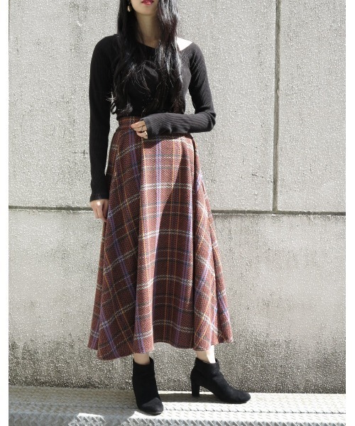LiSeek（リシーク）の「【LiSeeK】ツイードチェック柄ロングスカート（スカート・レディース・オレンジ/グリーン・FREE）」の4枚目の写真