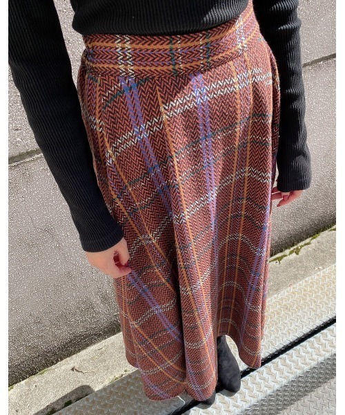 LiSeek（リシーク）の「【LiSeeK】ツイードチェック柄ロングスカート（スカート・レディース・オレンジ/グリーン・FREE）」の11枚目の写真