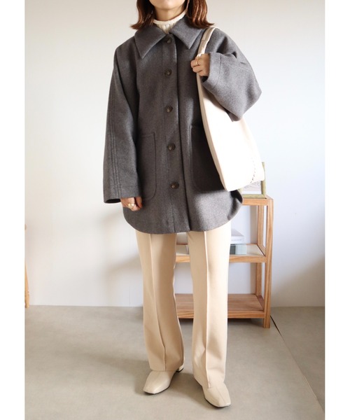 Amourire（アムリール）の「【yumi.コラボ】ポンチョコート（ブルゾン・レディース・チャコールグレー/ベージュ/モカ・M/L）」の4枚目の写真